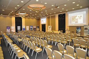 Golden Tulip Ana Dome