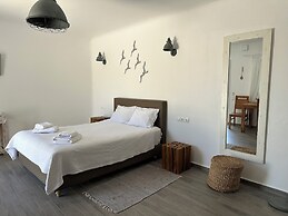 Eleni's Village Suites