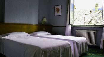 Hotel De la Ville