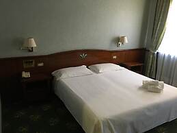 Hotel De la Ville