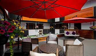 Coast Metro Vancouver Hotel