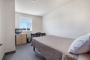 Residence & Conference Centre - Welland