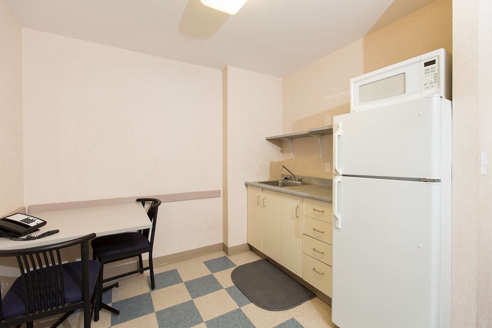 Residence & Conference Centre - Kitchener Waterloo