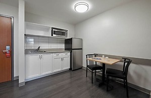 Residence and Conference Centre – King City