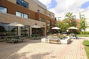 Residence and Conference Centre – King City