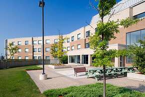 Residence and Conference Centre – King City
