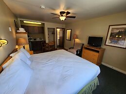 Aspen Village Inn