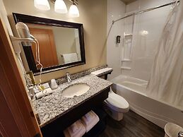 Aspen Village Inn