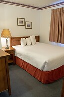 Aspen Village Inn