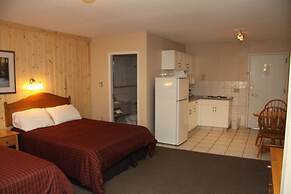 Aspen Village Inn
