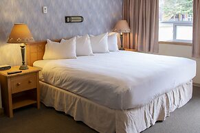 Aspen Village Inn