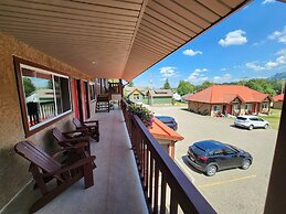 Aspen Village Inn