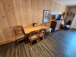 Aspen Village Inn