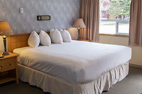 Aspen Village Inn