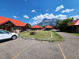 Aspen Village Inn