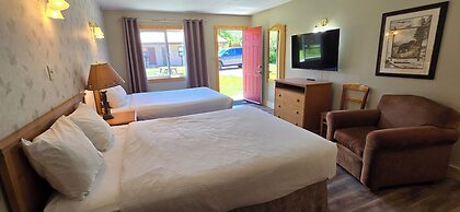 Aspen Village Inn