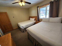Aspen Village Inn