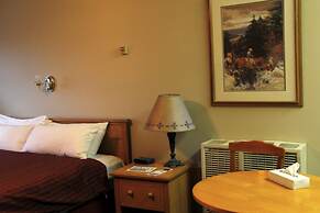 Aspen Village Inn