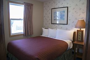 Aspen Village Inn