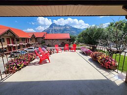 Aspen Village Inn