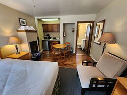 Aspen Village Inn