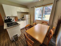 Aspen Village Inn