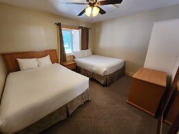 Aspen Village Inn