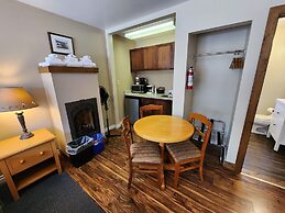 Aspen Village Inn