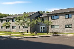 Residence & Conference Centre-Brockville
