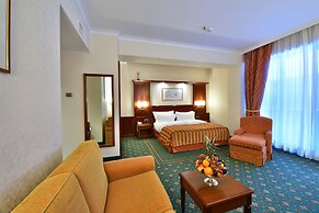 Lux Garden Hotel