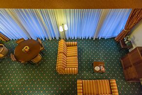 Lux Garden Hotel
