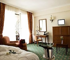 Lux Garden Hotel