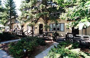 Crandell Mountain Lodge