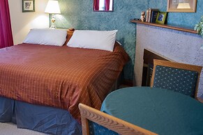 Crandell Mountain Lodge