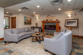 Service Plus Inns and Suites Calgary