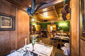 Adler Suite & Stube