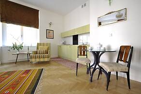 Crystal Suites Old Town