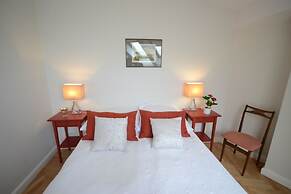 Crystal Suites Old Town