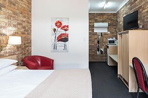 Longreach Motor Inn