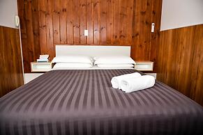 Hobart Tower Motel