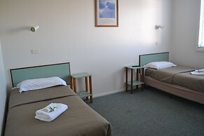 Hobart Tower Motel