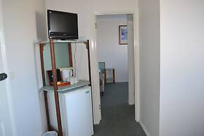 Hobart Tower Motel