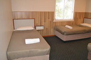 Hobart Tower Motel