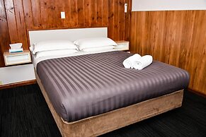 Hobart Tower Motel