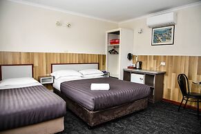 Hobart Tower Motel