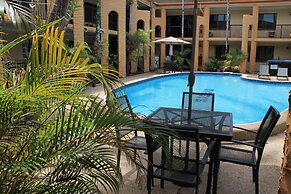 Oasis Inn Cairns