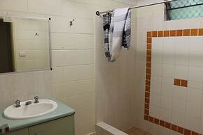 Oasis Inn Cairns