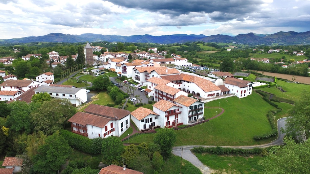 VVF Pays Basque Sare La Rhune, Sare