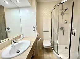 City Hotel