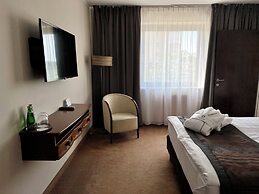 City Hotel